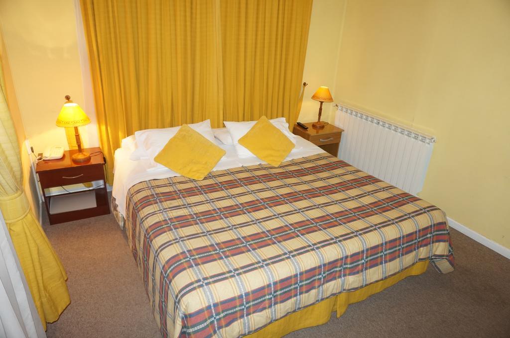 Hostal Ovejero Punta Arenas Bagian luar foto