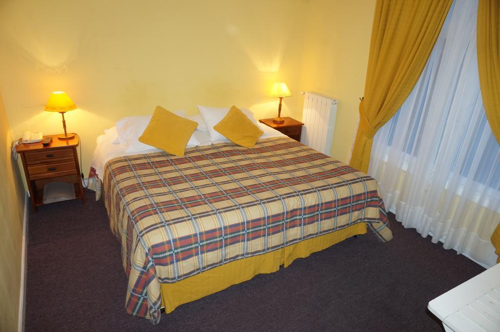 Hostal Ovejero Punta Arenas Bagian luar foto